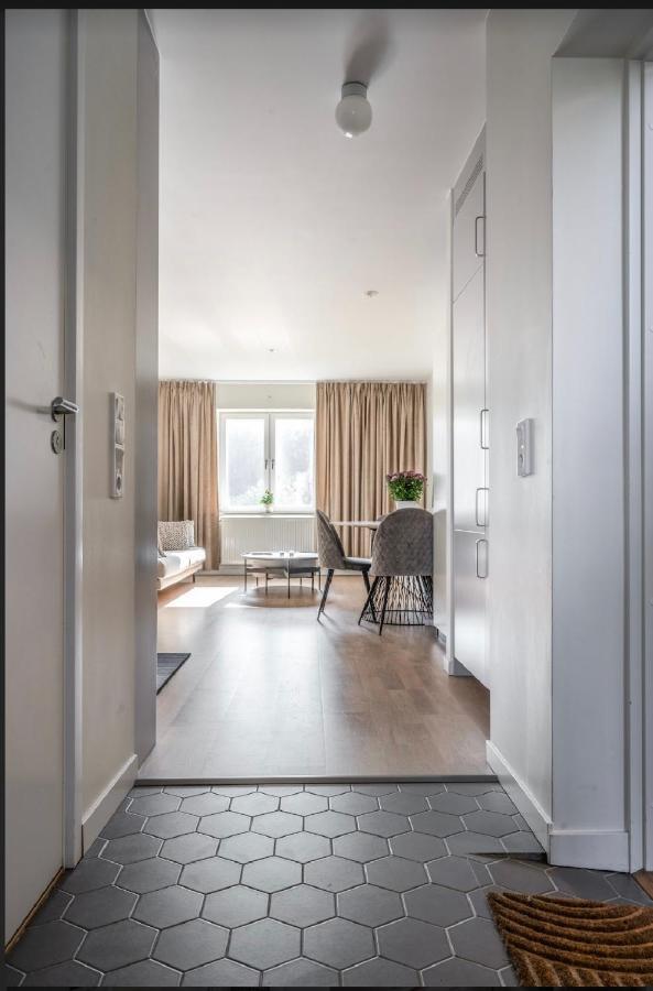 Central Apartment 5Min Drive To The Airport. Stockholm Eksteriør billede