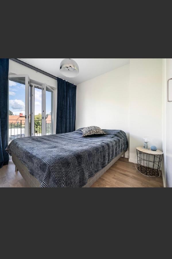 Central Apartment 5Min Drive To The Airport. Stockholm Eksteriør billede